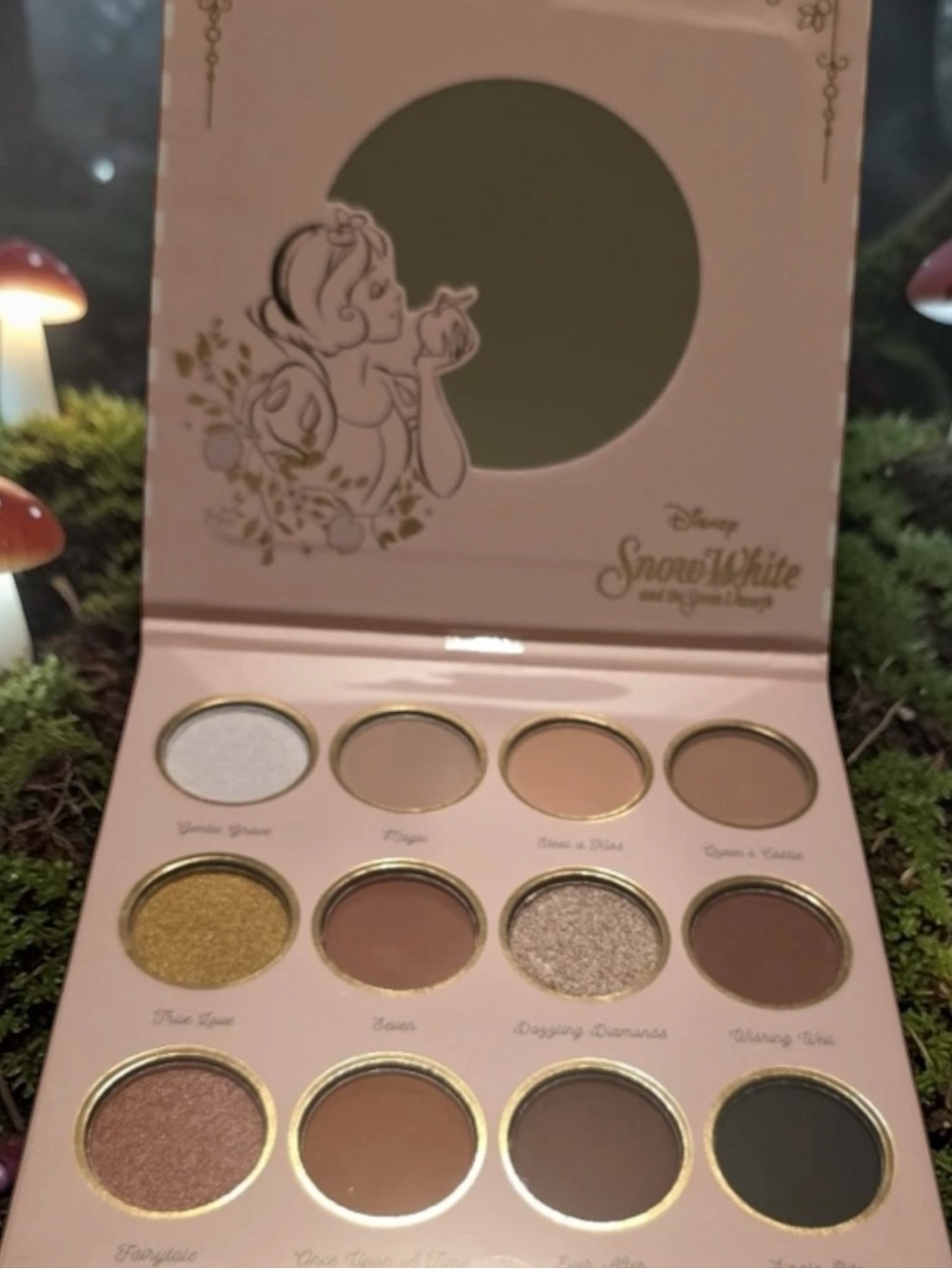 Disney Snow White Eyeshadow Palette 12 Shade Makeup Palette Mirror 🍎🪞 - Picture 3 of 5